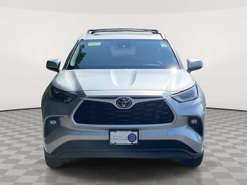 Used 2023 Toyota Highlander XLE AWD/4WD image 4