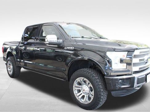 Used 2015 Ford F150 Platinum w/ Equipment Group 701A Luxury AWD/4WD image 19