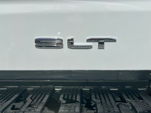Used 2025 GMC Sierra 1500 SLT image 11