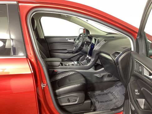 Certified 2024 Ford Edge Titanium AWD/4WD image 10