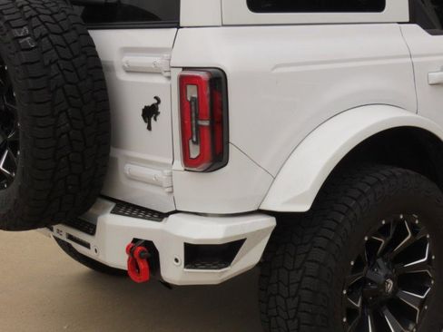 Used 2023 Ford Bronco Outer Banks w/ Sasquatch Package AWD/4WD image 10