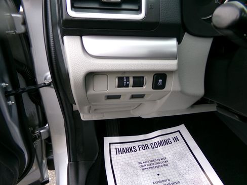 Used 2018 Subaru Forester 2.5i Premium w/ All-Weather Package image 13