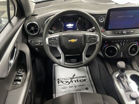 Used 2023 Chevrolet Blazer LT w/ Convenience Package FWD image 3