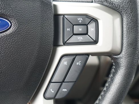 Used 2016 Ford F150 Lariat w/ Equipment Group 502A Luxury AWD/4WD image 17