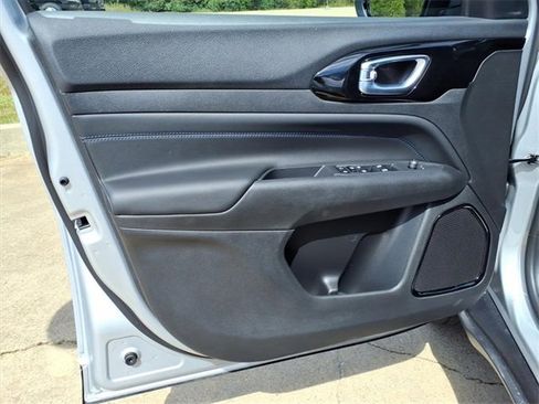 New 2026 Jeep Compass Latitude image 18