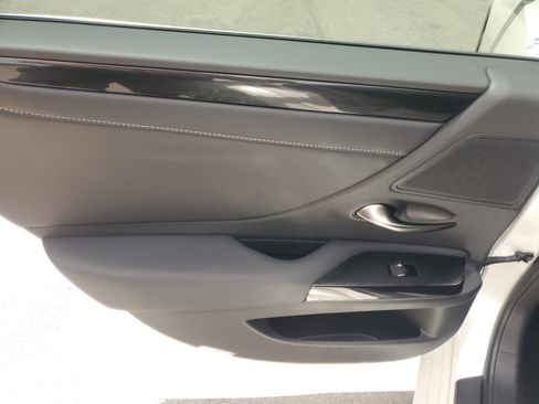 Certified 2023 Lexus ES 350 w/ Accessory Package (Z2) FWD image 13