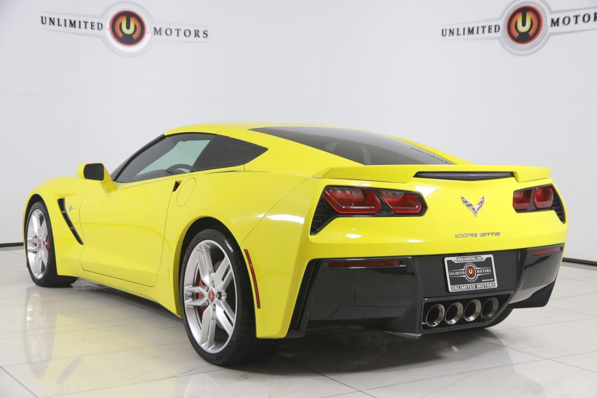 Used 2016 Chevrolet Corvette Stingray Coupe RWD image 4