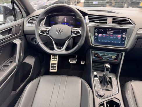 Used 2023 Volkswagen Tiguan SE R-Line AWD/4WD image 26
