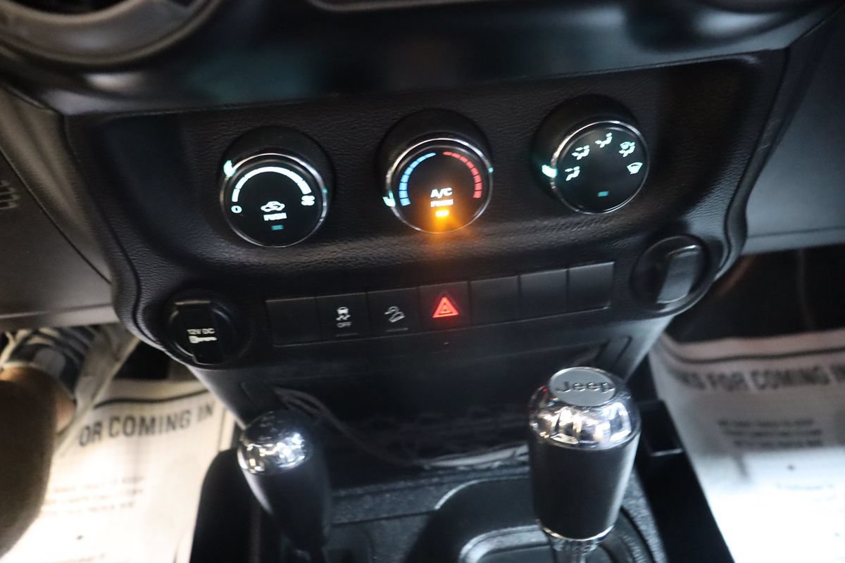 Used 2017 Jeep Wrangler Unlimited Sport w/ Connectivity Group AWD/4WD image 48
