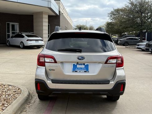 Used 2018 Subaru Outback 2.5i Limited image 4