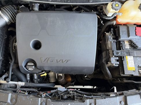 Used 2021 Chevrolet Traverse Premier FWD image 9