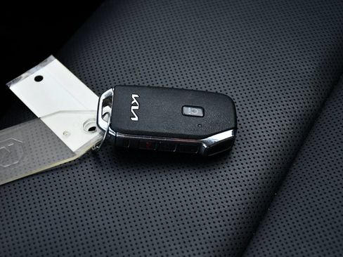 Used 2022 Kia Telluride S AWD/4WD image 16
