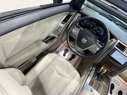 Used 2006 Cadillac XLR V RWD image 8