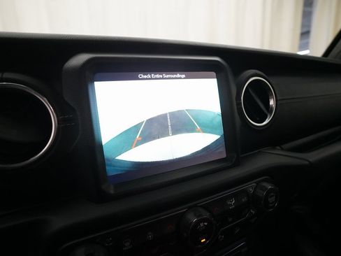 Used 2019 Jeep Wrangler Unlimited Sahara w/ Quick Order Package 24M Moab image 19