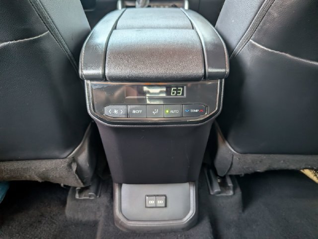 Used 2022 Toyota Highlander XLE FWD image 36