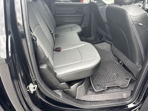 Used 2024 RAM 2500 Tradesman w/ Chrome Appearance Group image 18