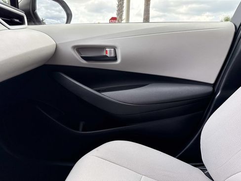 Used 2022 Toyota Corolla LE FWD image 26