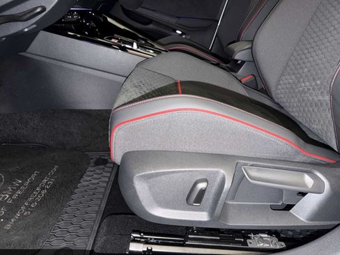 Used 2026 Volkswagen GTI SE FWD image 10