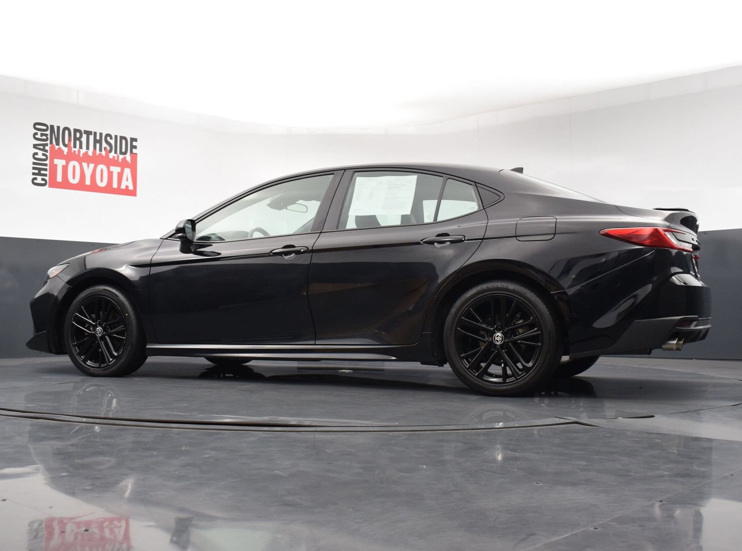 Used 2025 Toyota Camry SE FWD image 26