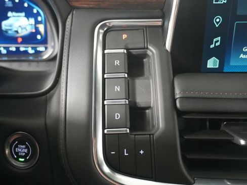 Used 2024 Chevrolet Tahoe High Country AWD/4WD image 21