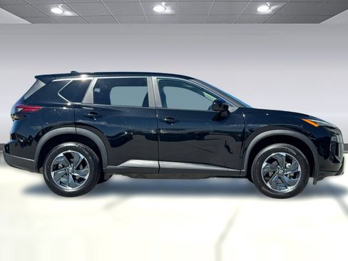 Used 2025 Nissan Rogue SV AWD/4WD image 7