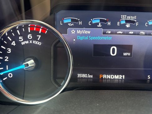 Used 2022 Ford F250 Lariat image 2