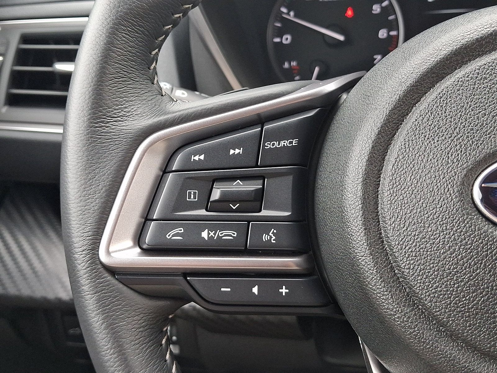 Certified 2025 Subaru Ascent Premium AWD/4WD image 21