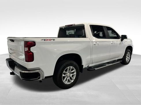 Used 2024 Chevrolet Silverado 1500 LT AWD/4WD image 7