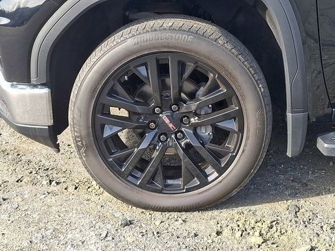 Used 2022 GMC Sierra 1500 SLT w/ SLT Premium Plus Package AWD/4WD image 8
