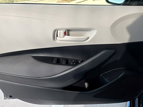 Used 2026 Toyota Corolla LE image 31