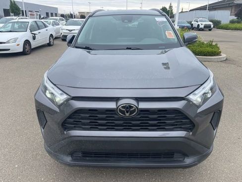 Used 2023 Toyota RAV4 XLE AWD/4WD image 2