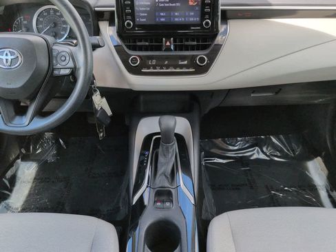 Used 2021 Toyota Corolla LE FWD image 18
