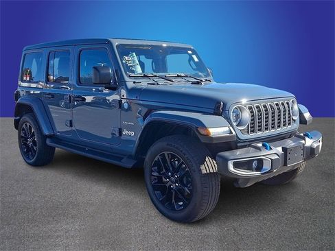 Used 2024 Jeep Wrangler Unlimited Sahara w/ Technology Group image 3