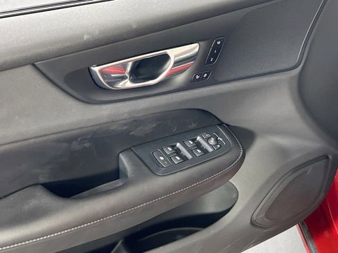 Used 2023 Volvo S60 B5 Core image 18