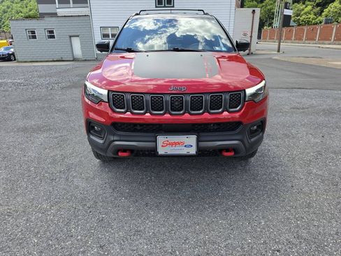 Used 2023 Jeep Compass Trailhawk w/ Trailhawk Elite Group AWD/4WD image 3