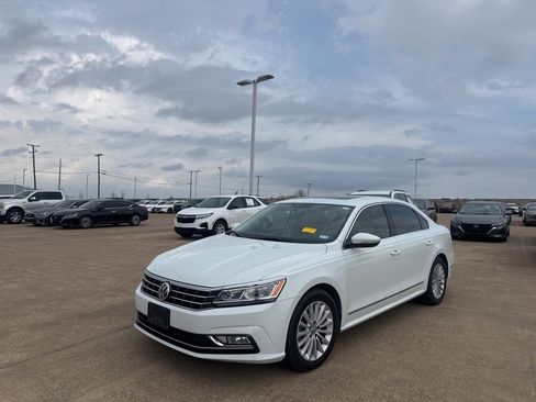 Used 2017 Volkswagen Passat 1.8T SE image 7