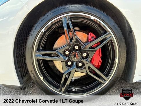 Used 2022 Chevrolet Corvette Stingray Coupe w/ 1LT RWD image 32
