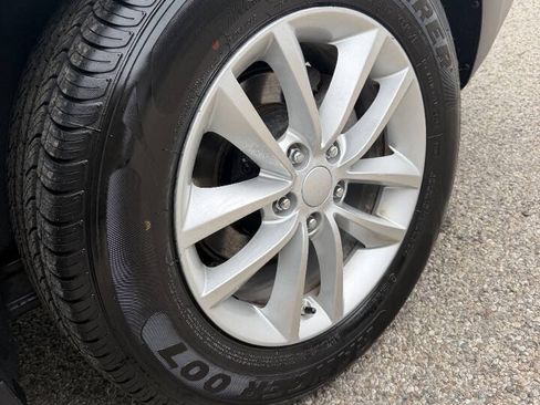 Used 2016 Kia Sorento LX AWD/4WD image 22