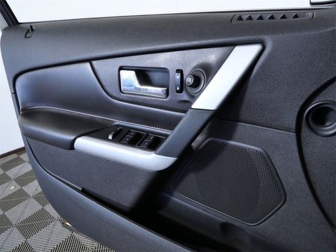 Used 2013 Ford Edge Limited image 28