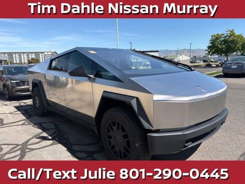 Used 2024 Tesla Cybertruck AWD Crew Cab image 4
