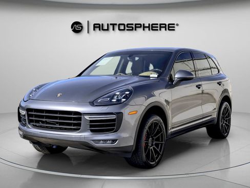 Used 2016 Porsche Cayenne Turbo image 4