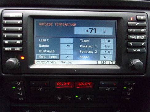 Used 2001 BMW 740iL image 29