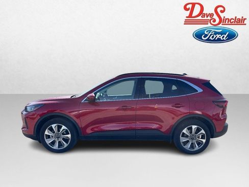 Used 2025 Ford Escape Platinum w/ Class II Trailer Tow Package image 10