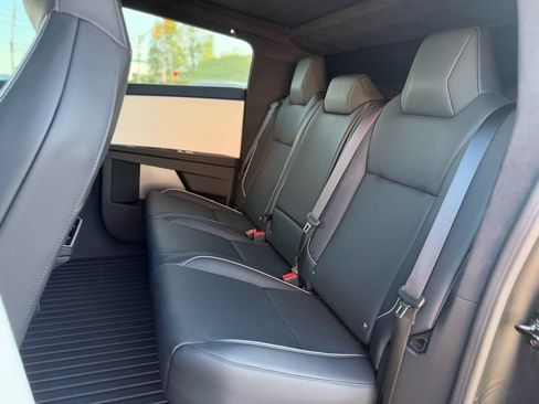 Used 2024 Tesla Cybertruck AWD Crew Cab image 47
