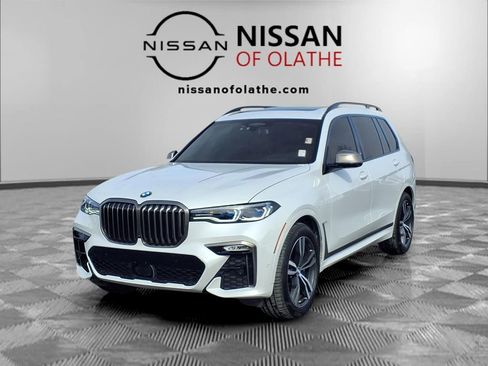 Used 2022 BMW X7 M50i image 1