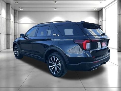 Used 2025 Ford Explorer ST-Line AWD/4WD image 6