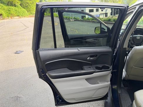 Used 2016 Honda Pilot Elite image 17