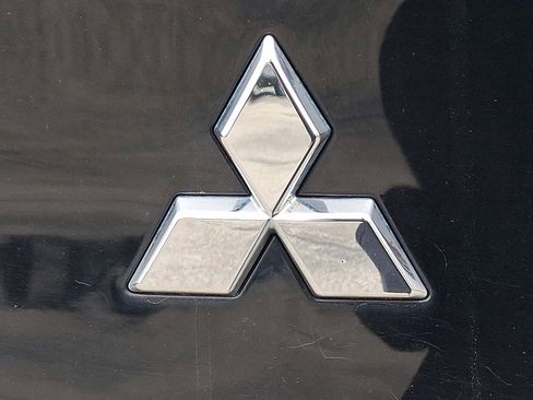 Used 2023 Mitsubishi Outlander SEL image 31