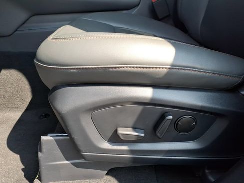 Used 2025 Ford Explorer Active w/ Active Comfort Package AWD/4WD image 16