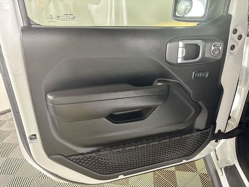 Used 2022 Jeep Gladiator Rubicon w/ Trailer Tow Package image 6